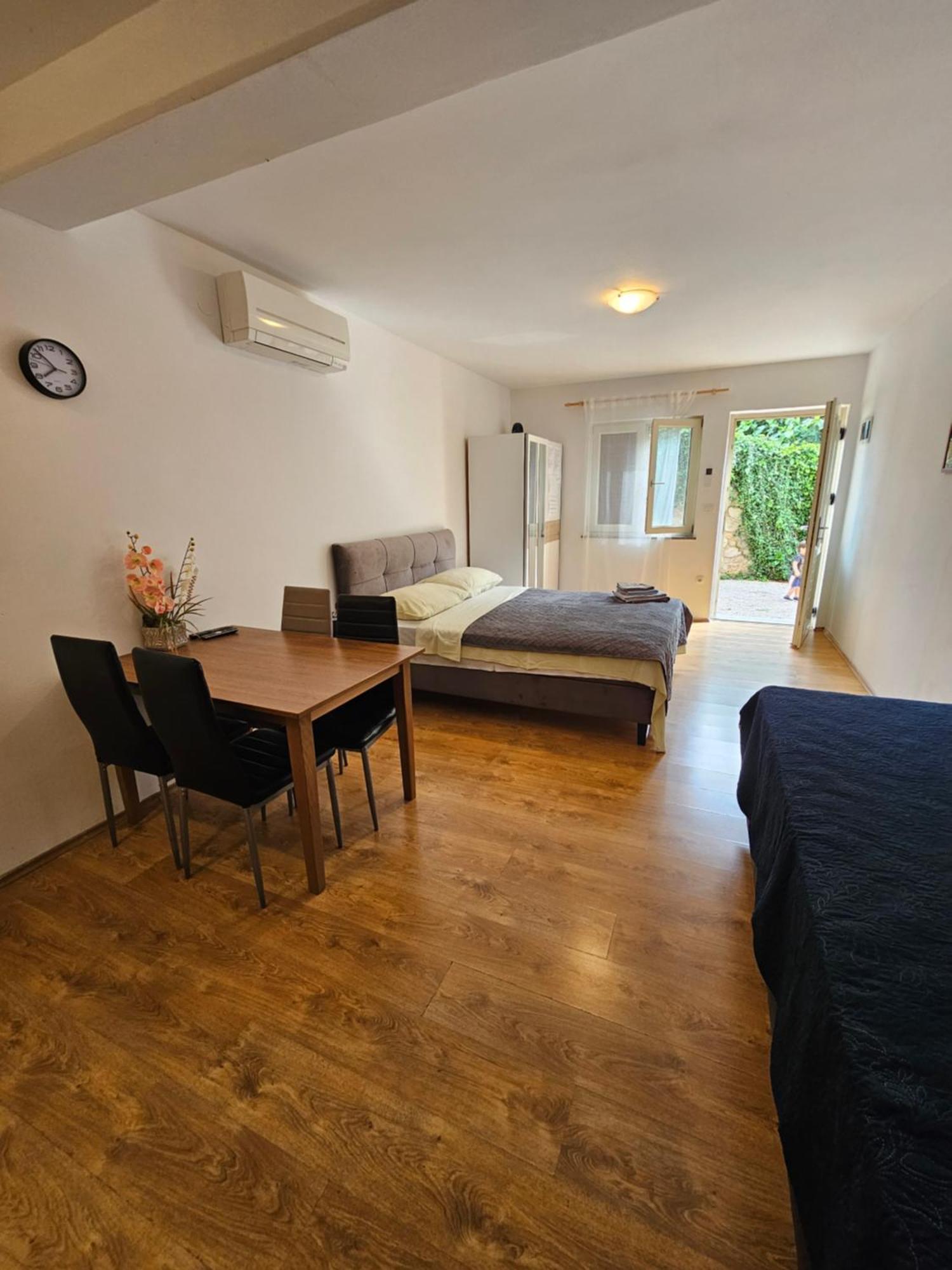 Apartmani Barbara Brsec Bagian luar foto
